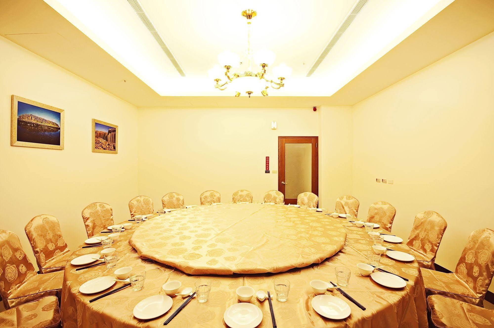 Yaling Hotel Magong Luaran gambar